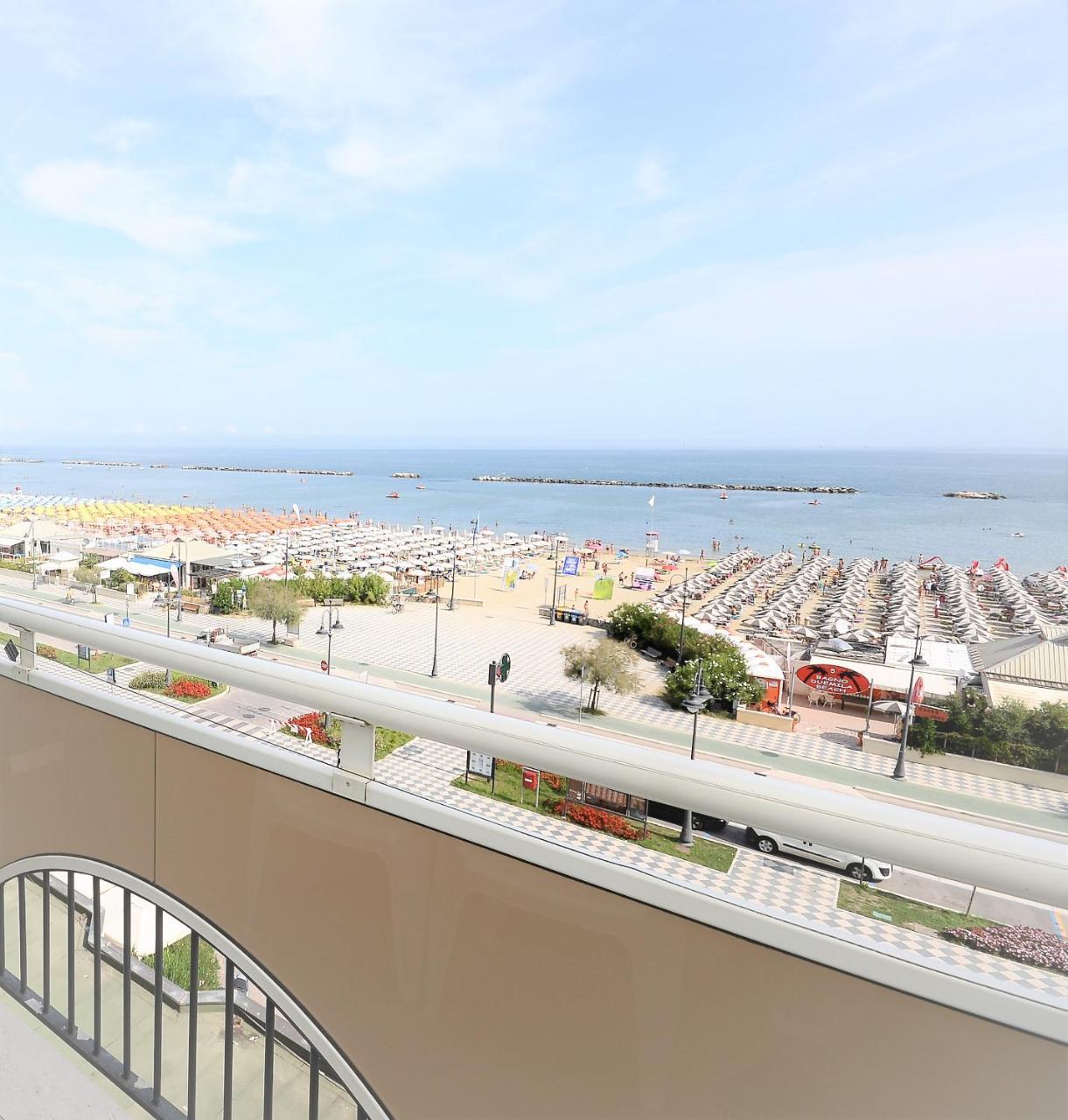 Hotel Cosmopol Cesenatico Kültér fotó